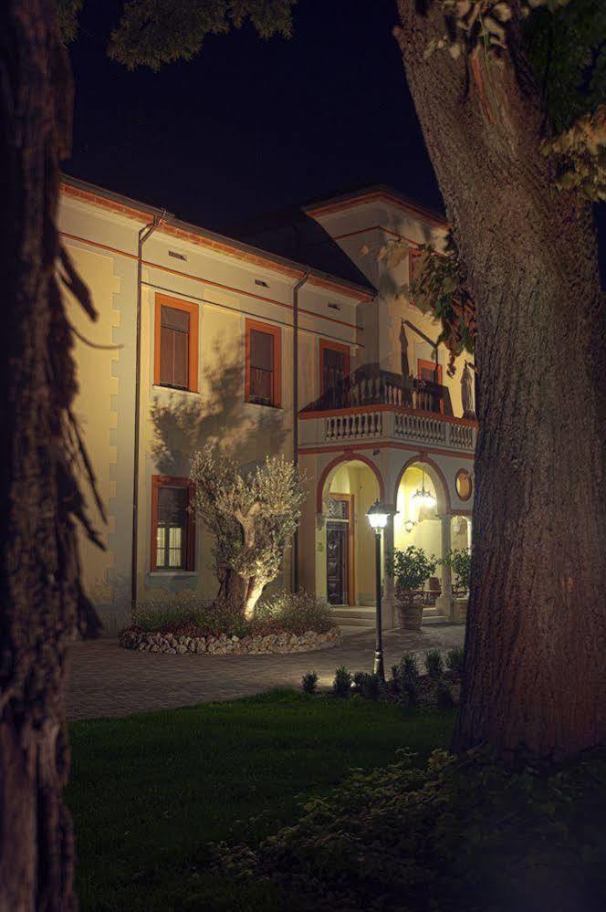 Villa Dei Tigli 920 Liberty Resort Rodigo المظهر الخارجي الصورة